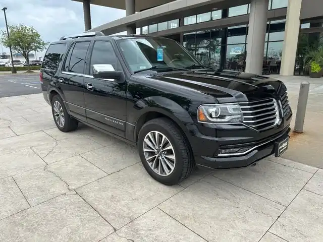 2017 Lincoln Navigator Select 4WD's photo