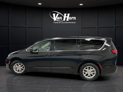 2023 Chrysler Pacifica Touring L photo 4