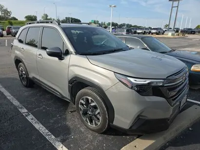 2025 Subaru Forester Premium photo 3