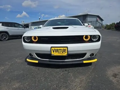 2023 Dodge Challenger R/T Scat Pack photo 2