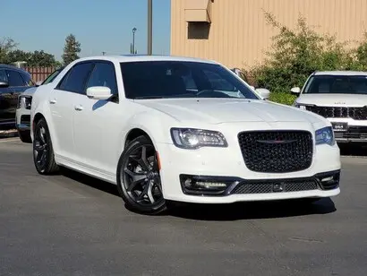 2023 Chrysler 300 S photo 2