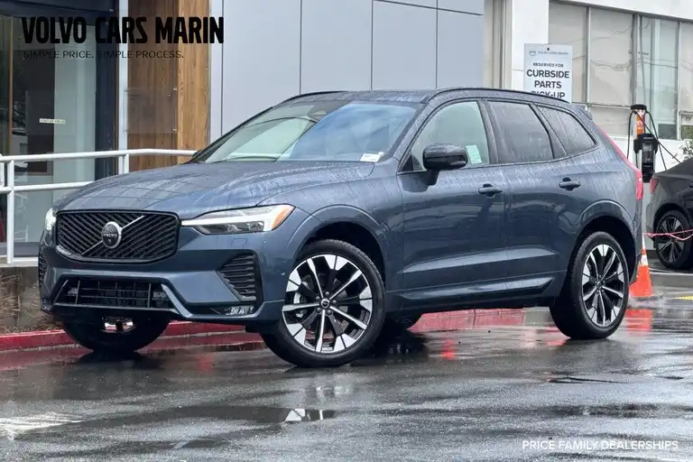2026 Volvo XC60 B5 Plus Dark AWD's photo