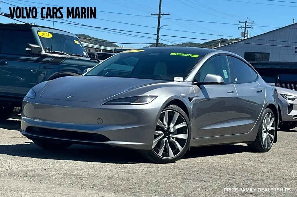 2025 Tesla Model 3 Long Range AWD photo 1