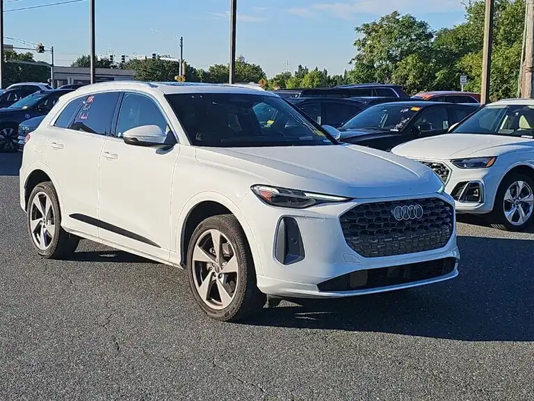 2025 Audi Q5 40 Premium Plus's photo