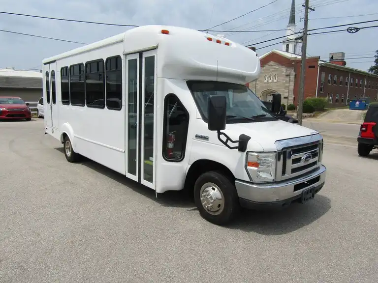 2012 Ford E-Series's photo