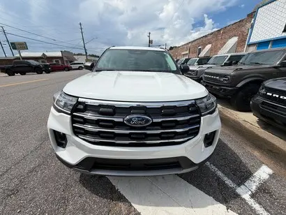 2026 Ford Explorer undefined photo 2
