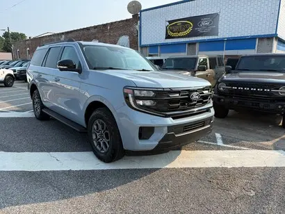 2027 Ford Expedition Active photo 2