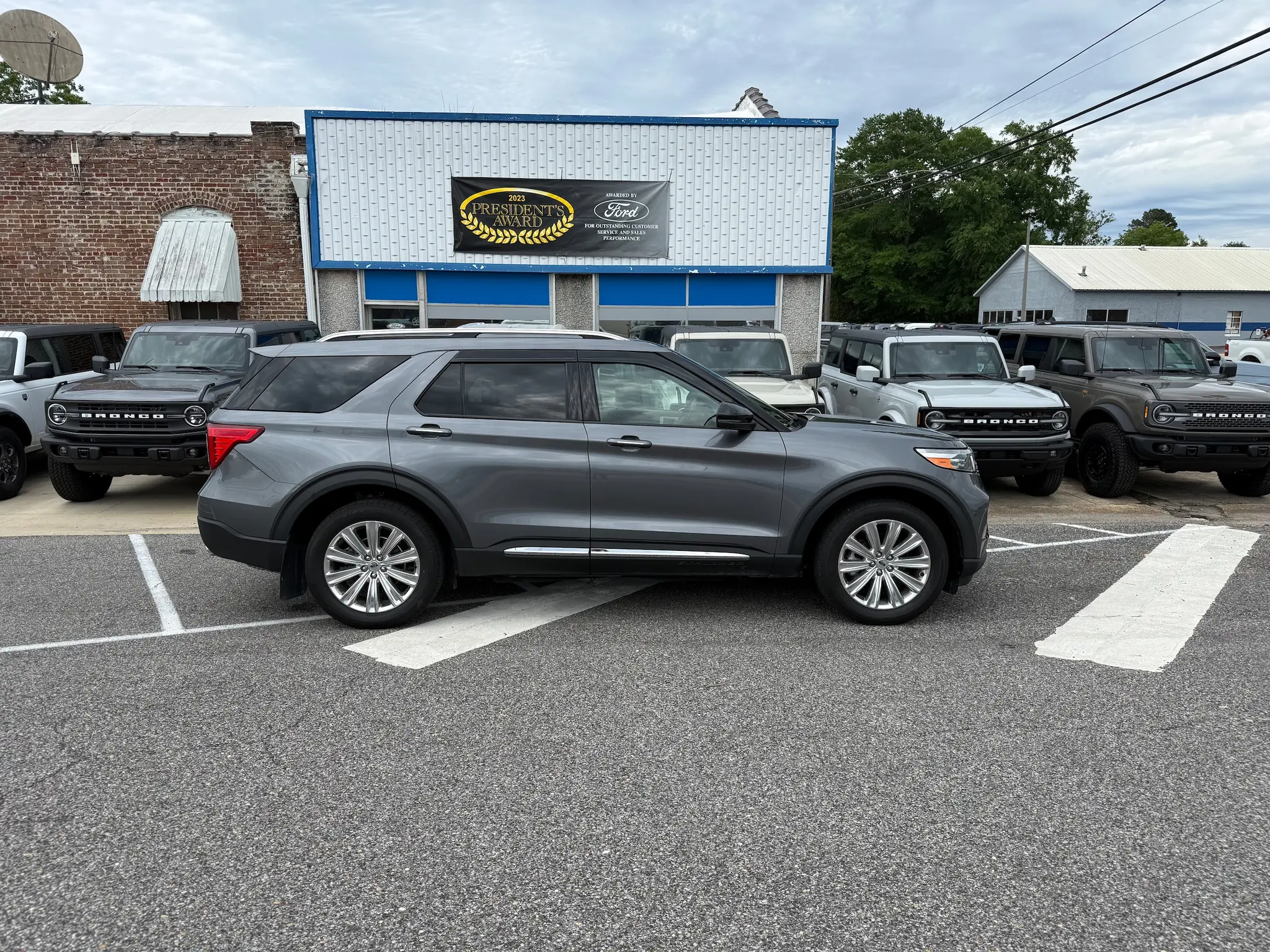 Vehicle Image 1