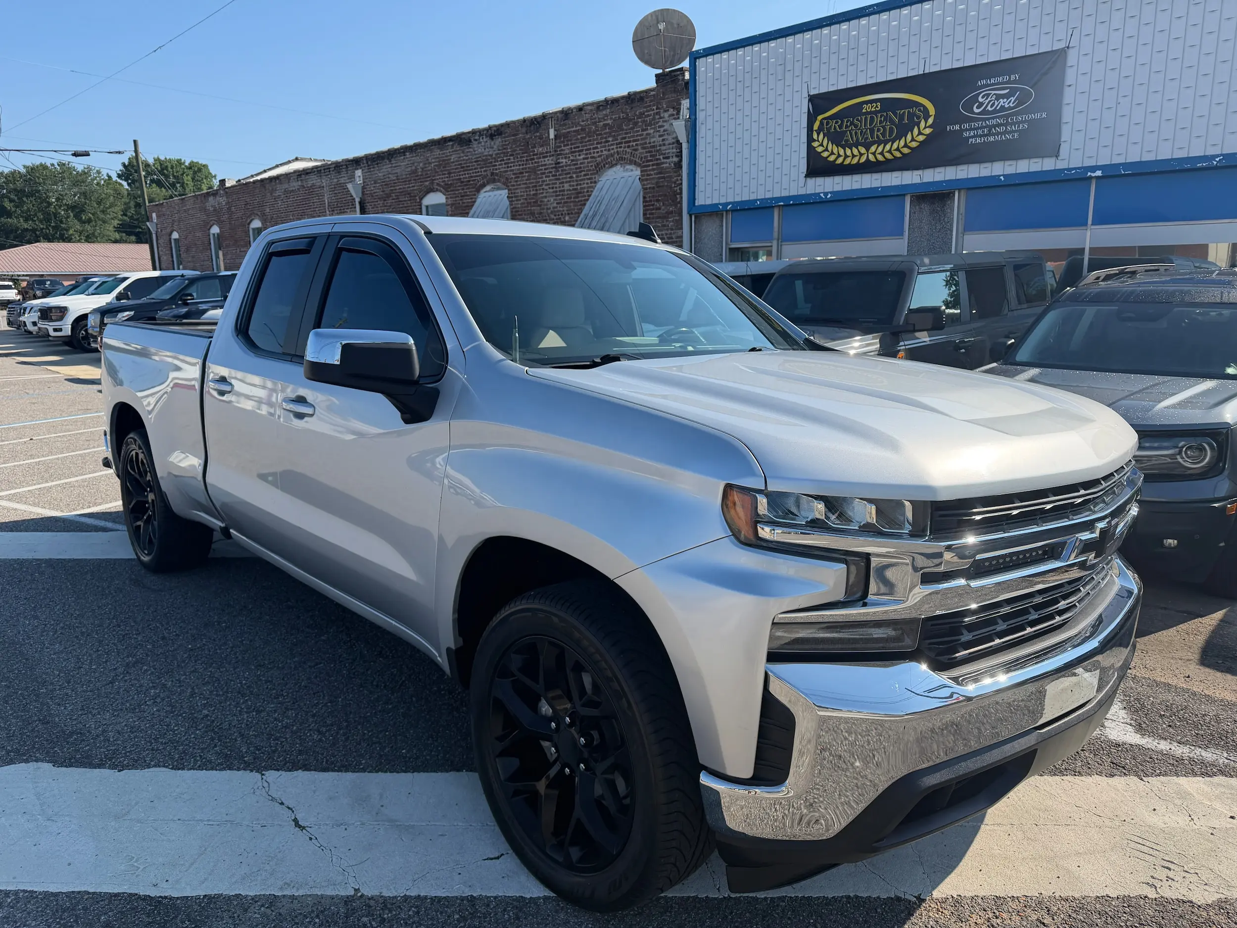 Vehicle Image 2