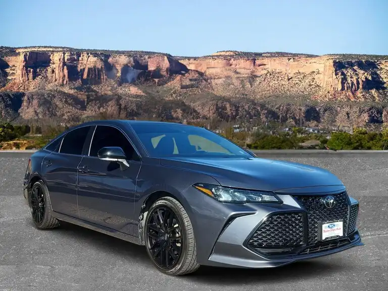 2019 Toyota Avalon XSE's photo