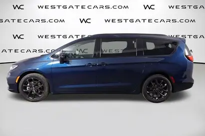 2025 Chrysler Pacifica Limited photo 5
