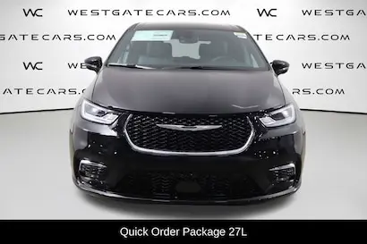 2026 Chrysler Pacifica Select photo 2