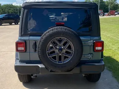 2025 Jeep Wrangler Sport S photo 5