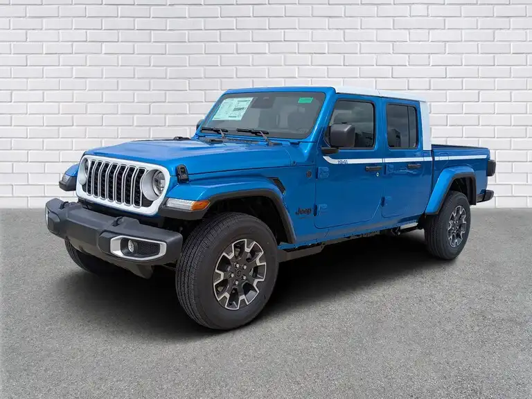 2026 Jeep Gladiator Sahara Auto's photo