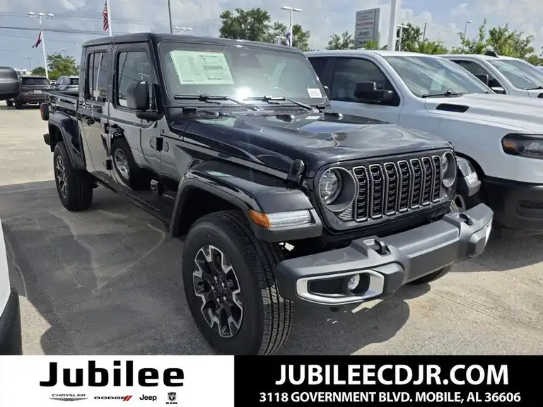 2026 Jeep Gladiator Sahara Auto's photo