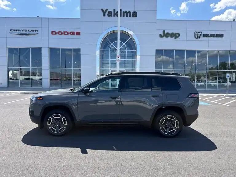 2026 Jeep Cherokee Laredo HEV 4X4's photo