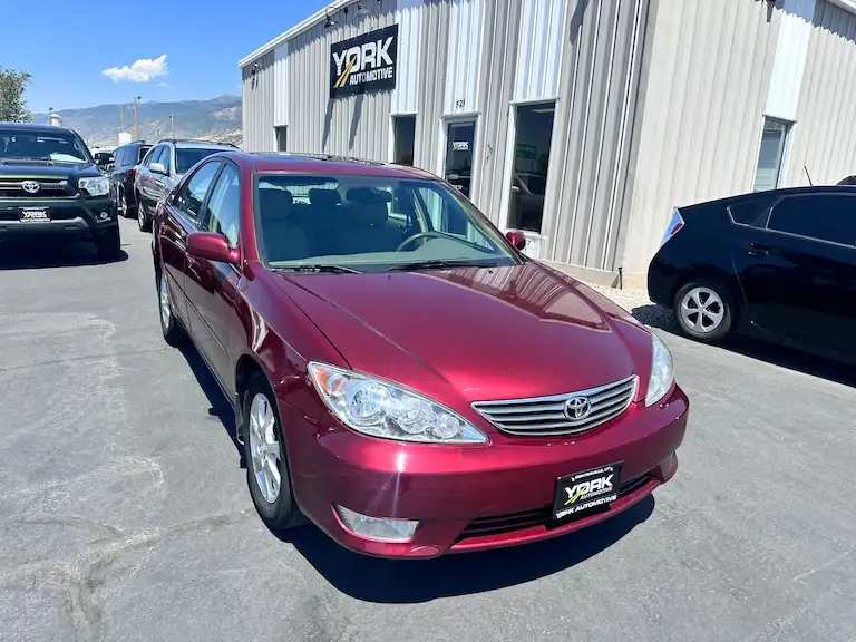 2005 Toyota Camry XLE V6 5AT's photo