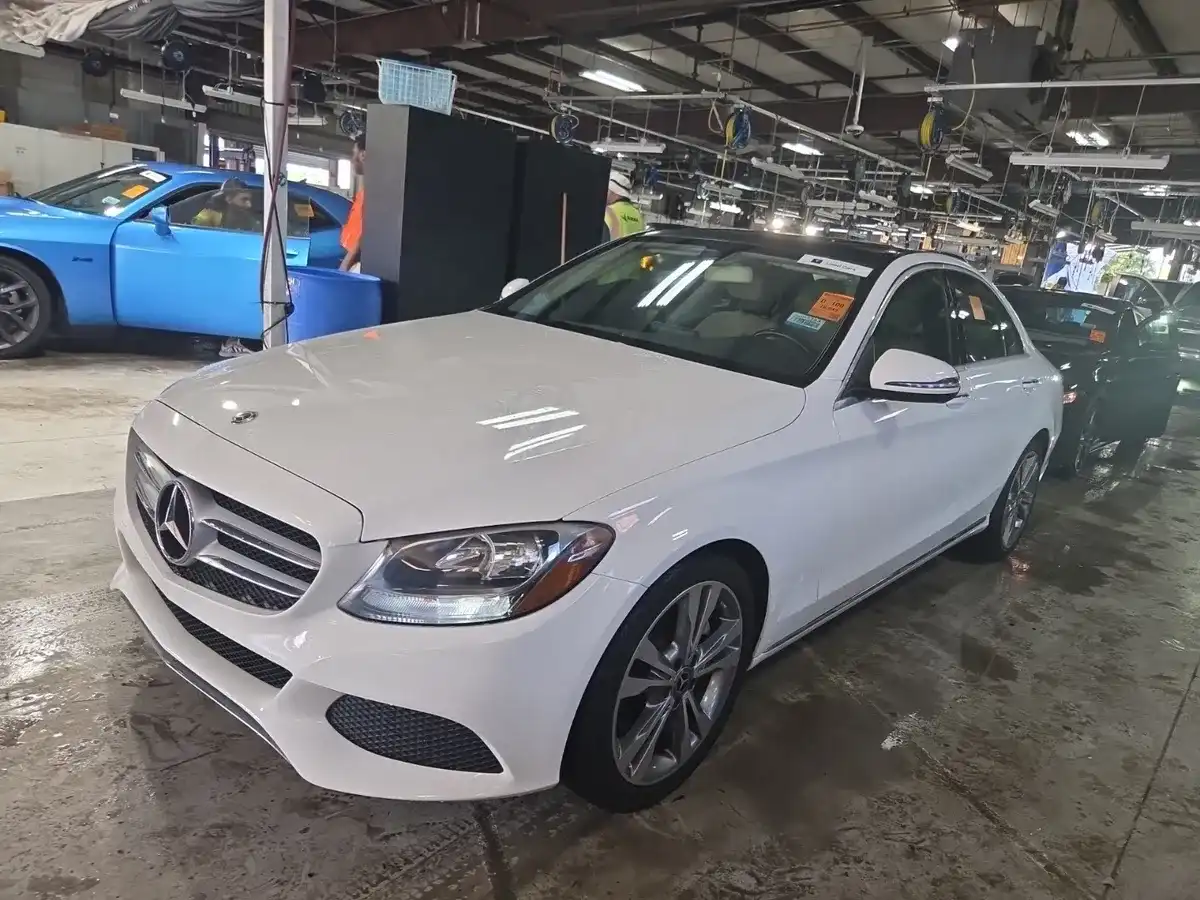 2018 Mercedes-Benz C-Class C300's photo