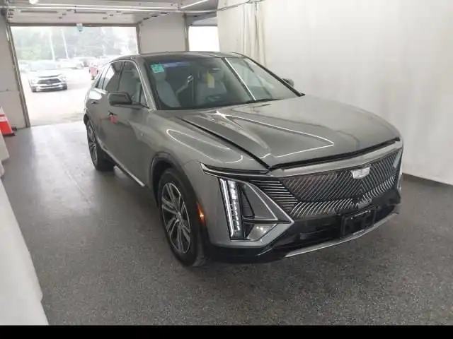 2024 Cadillac Lyriq Luxury 1 Used 2024 CADILLAC's photo