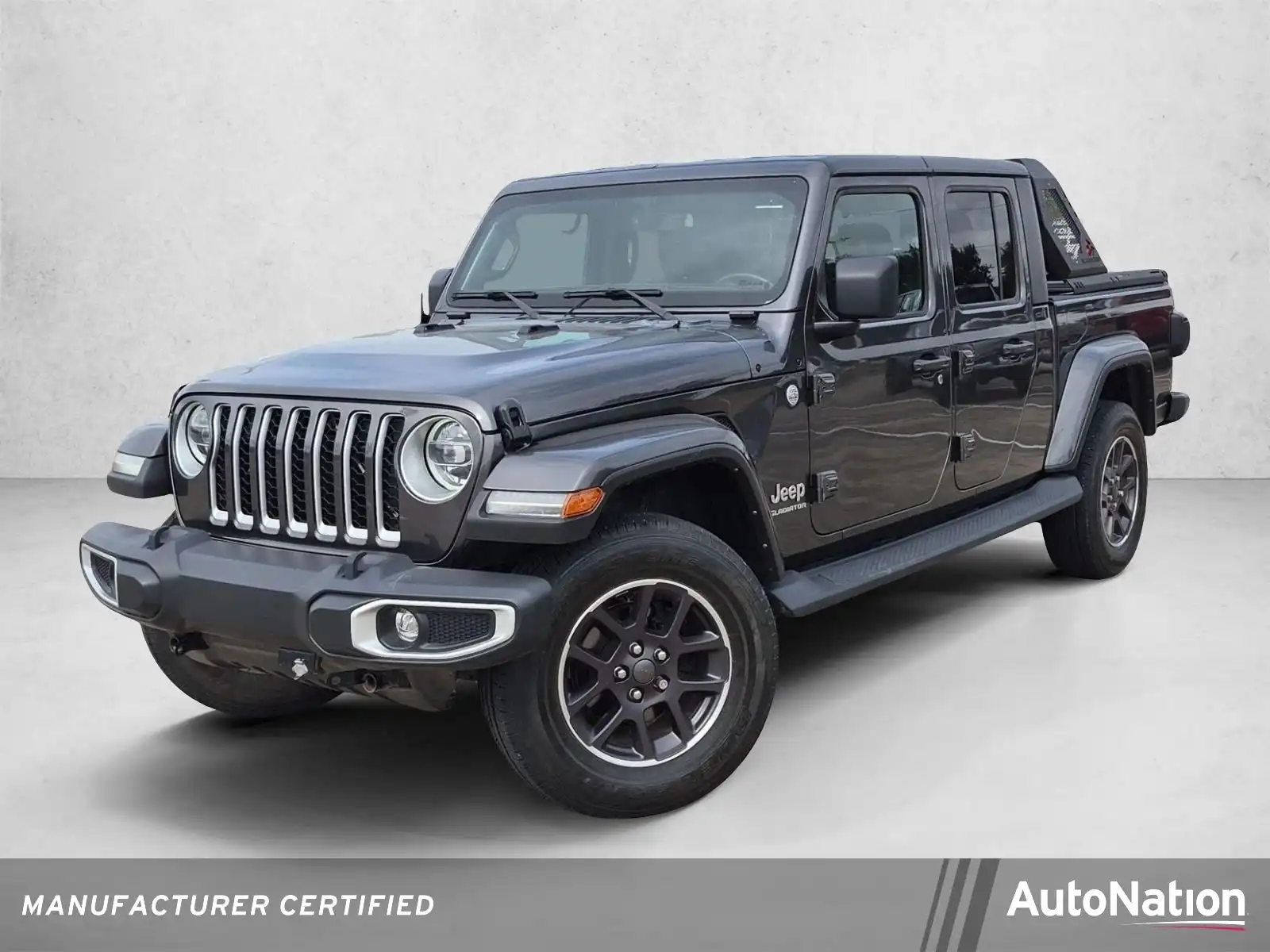 2022 Jeep Gladiator Overland's photo