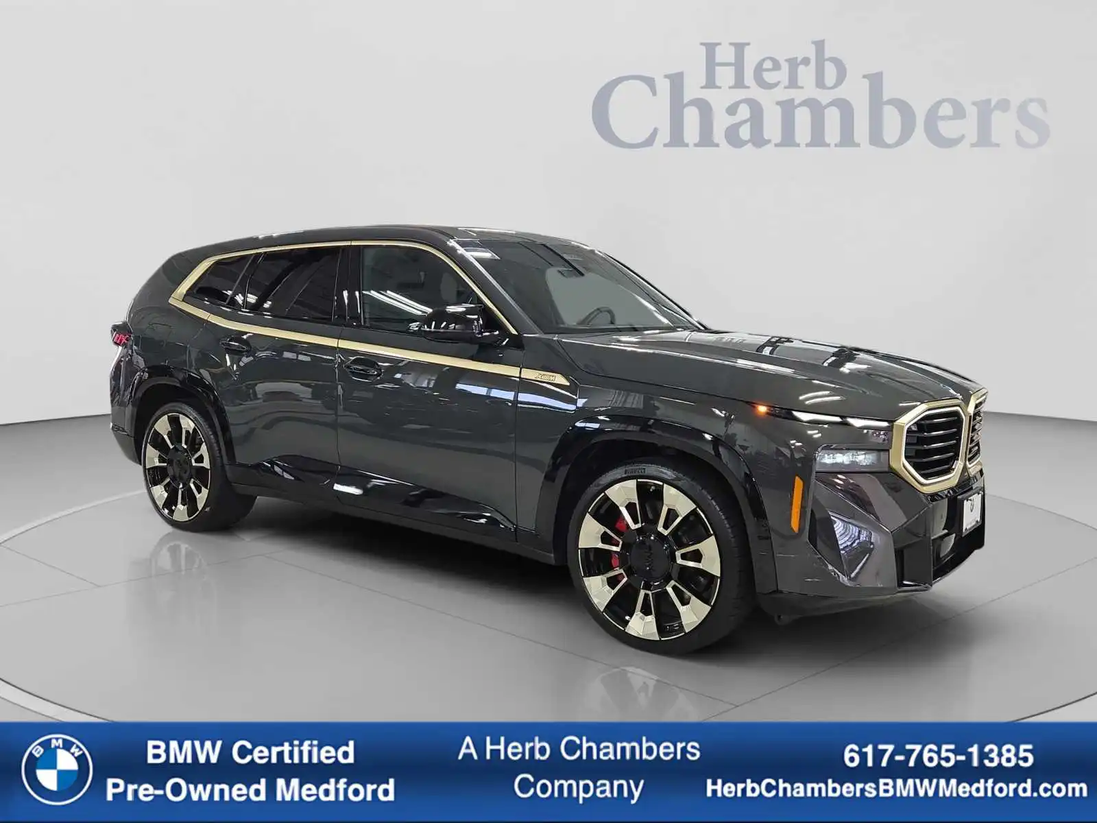 2023 BMW XM Base's photo