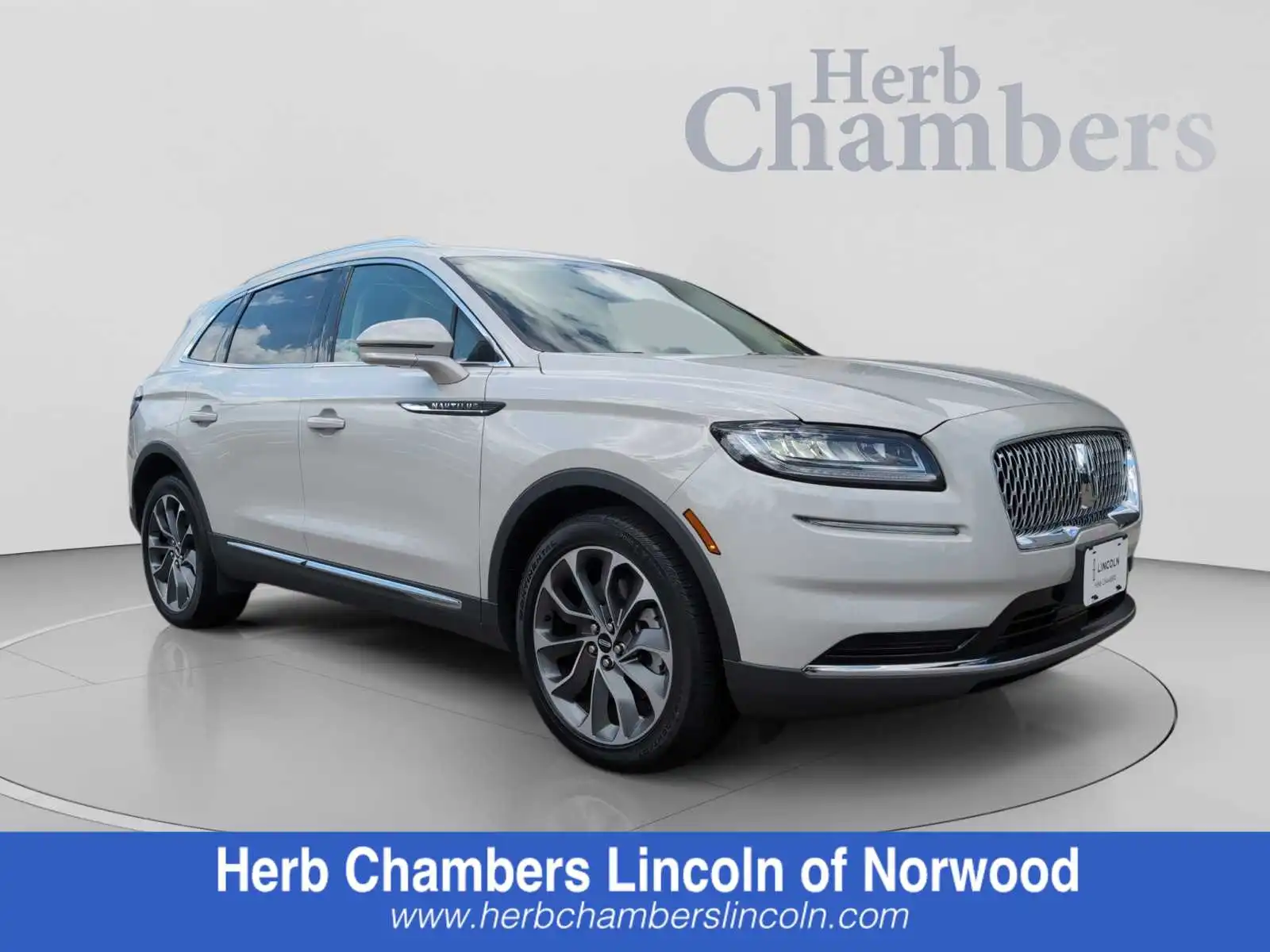 2023 Lincoln Nautilus Reserve AWD's photo