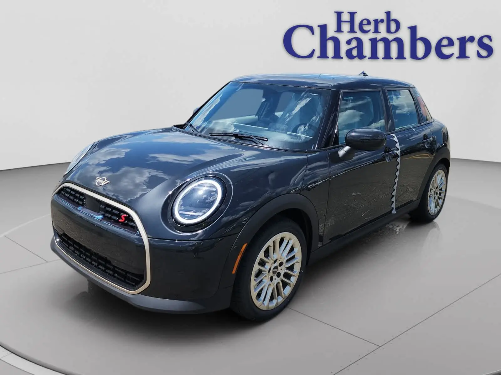 2026 MINI Hardtop Cooper S photo 4