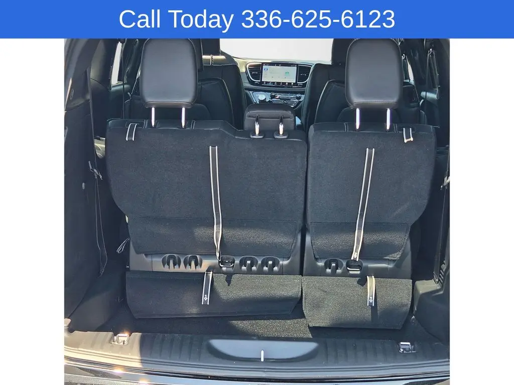 2026 Chrysler Pacifica Select photo 5