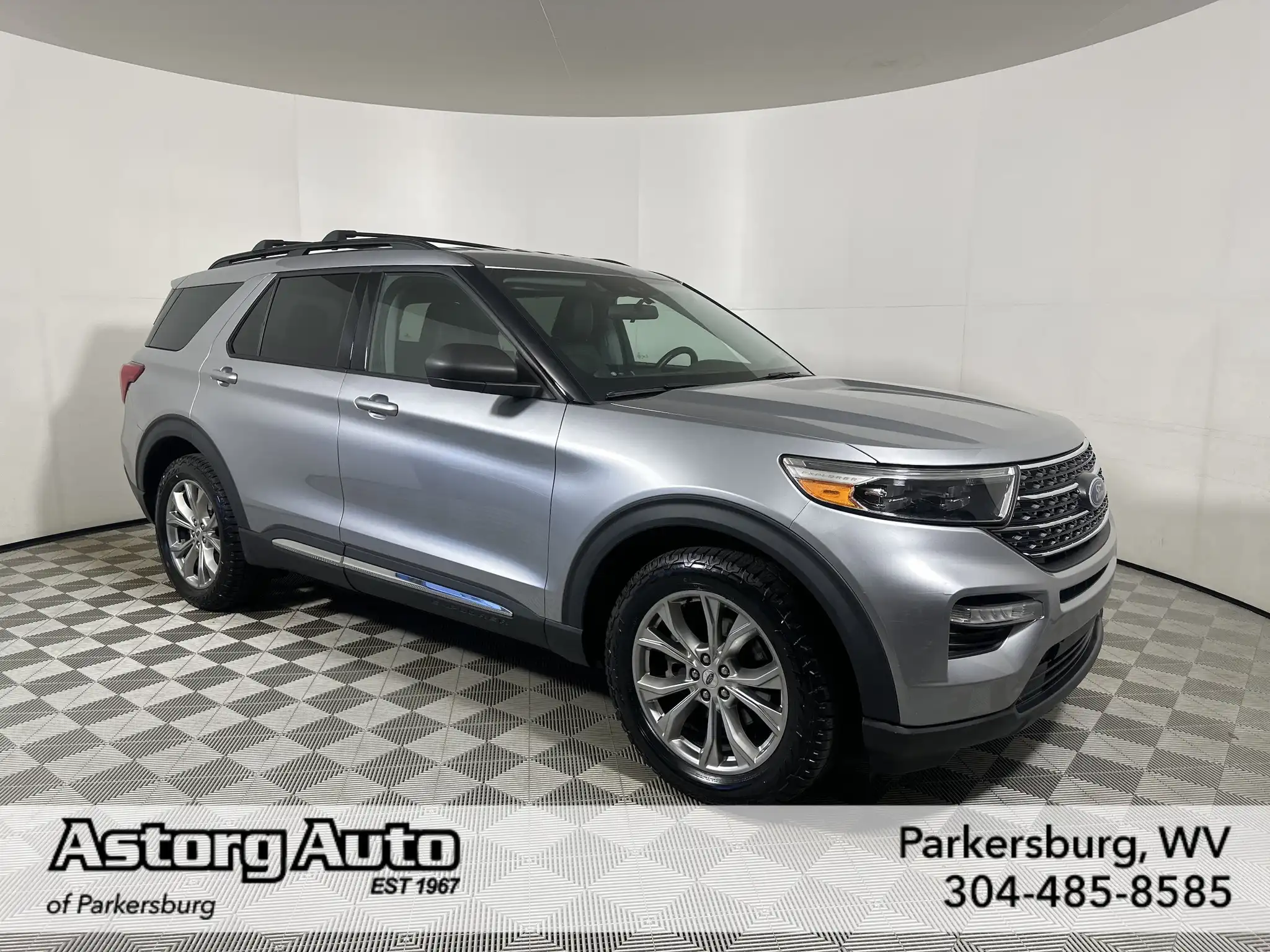 2021 Ford Explorer XLT 4WD's photo