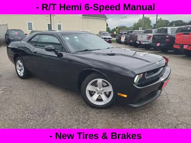 2013 Dodge Challenger R/T's photo