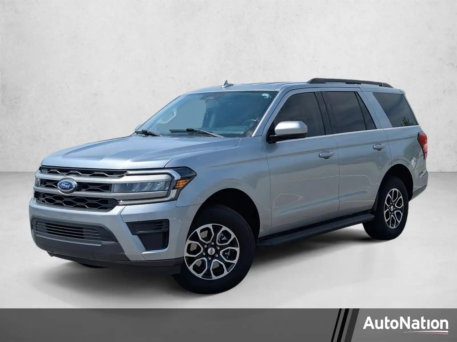 2023 Ford Expedition XLT's photo
