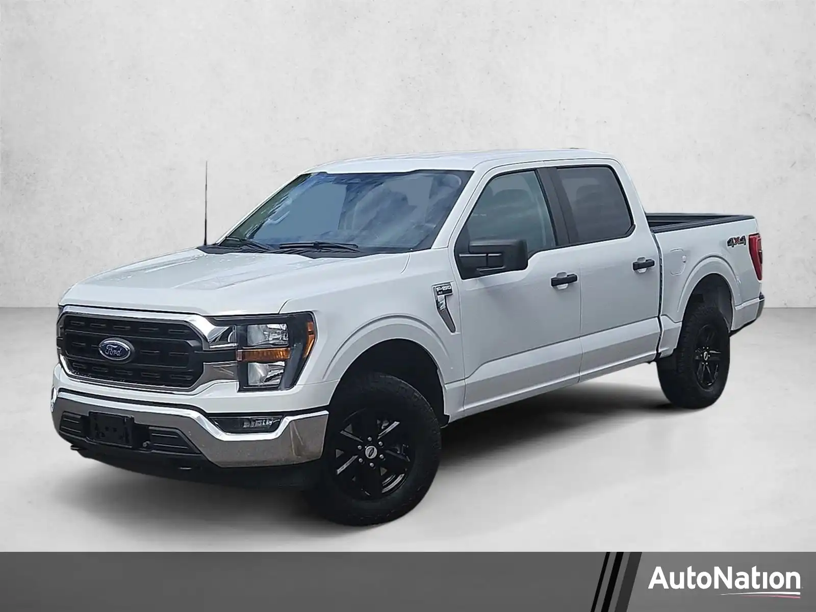 2023 Ford F-150 XLT 4WD SuperCrew 145 in's photo