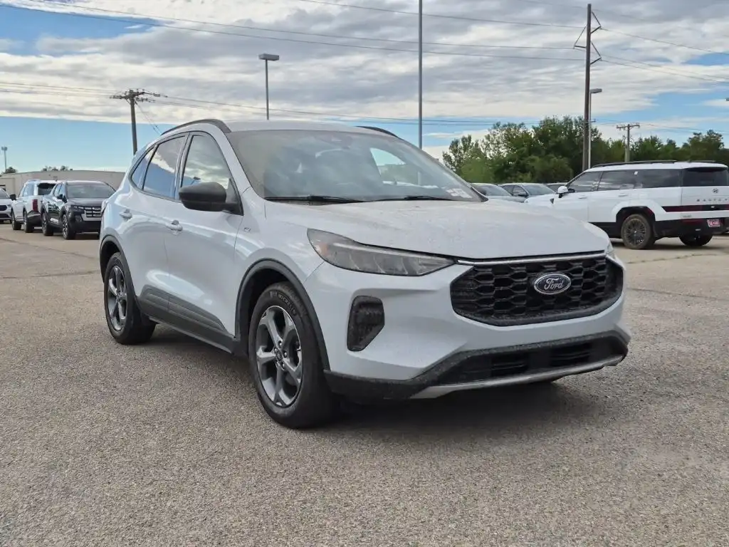 2025 Ford Escape ST-Line FWD's photo