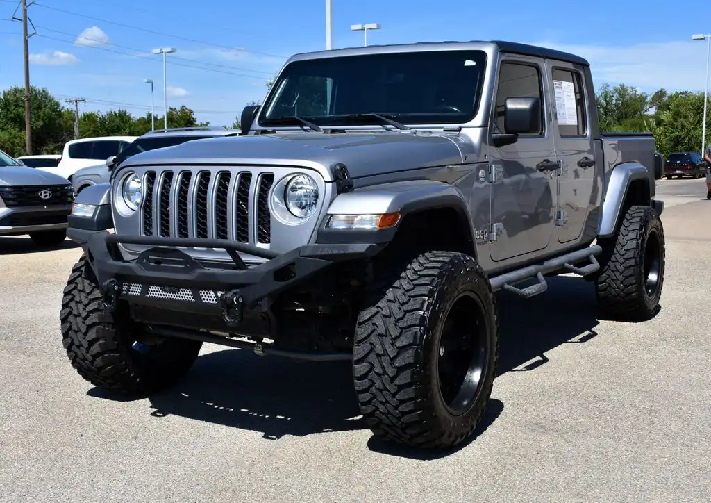 2021 Jeep Gladiator Overland's photo