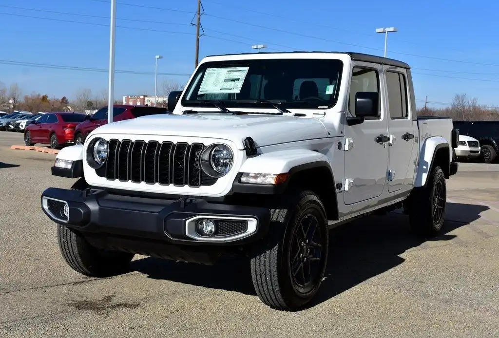 2025 Jeep Gladiator Sport S Auto's photo