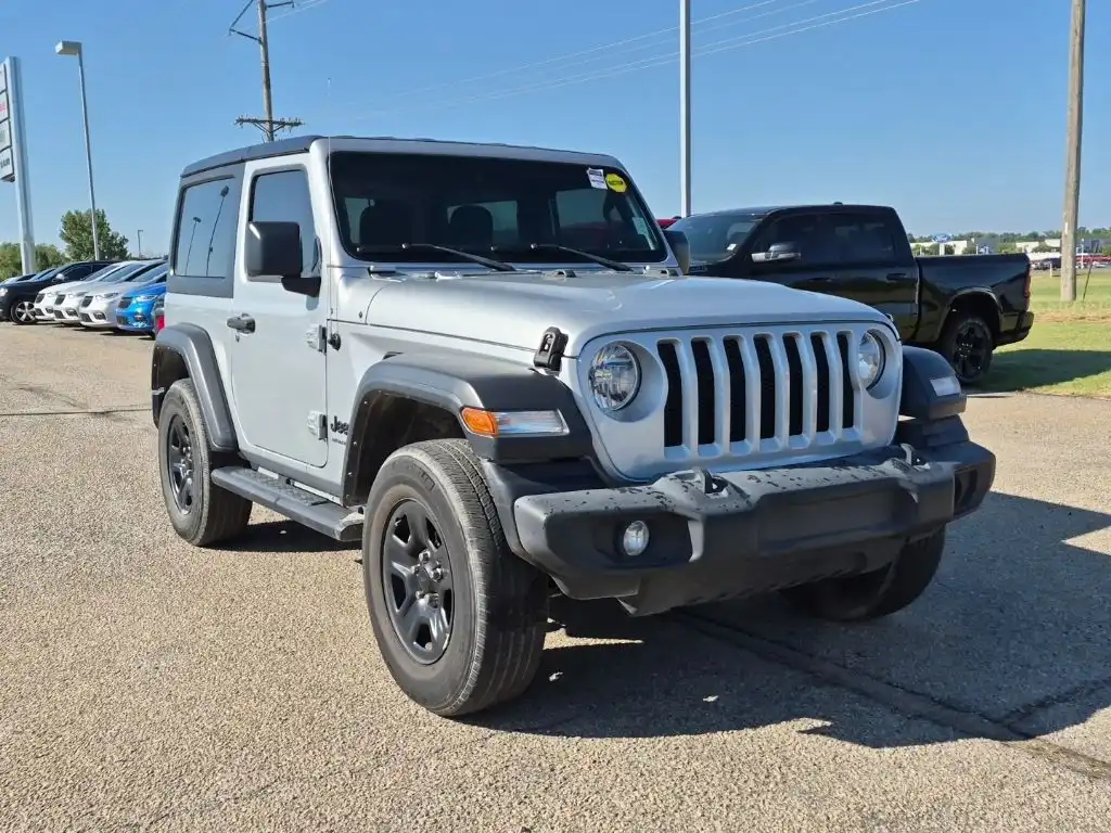 2022 Jeep Wrangler Sport's photo