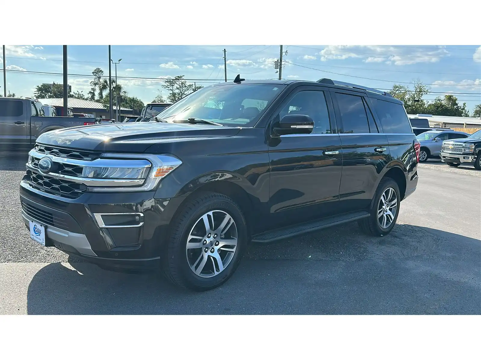 2024 Ford Expedition Limited's photo