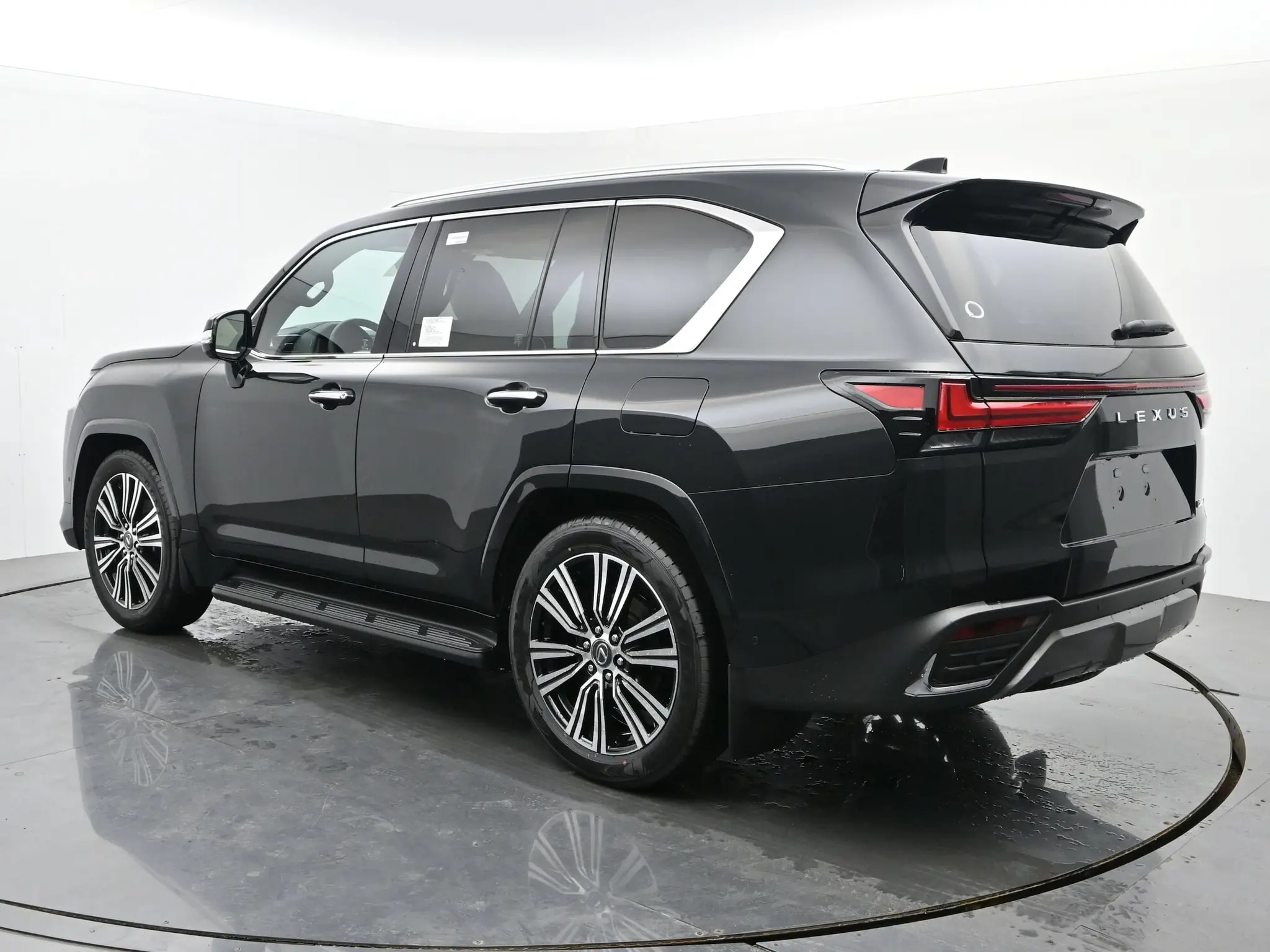 2026 Lexus LX 600 700h Luxury photo 3
