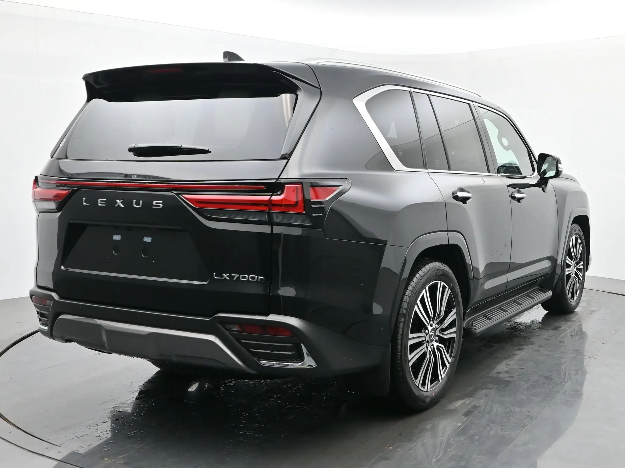 2026 Lexus LX 600 700h Luxury photo 5