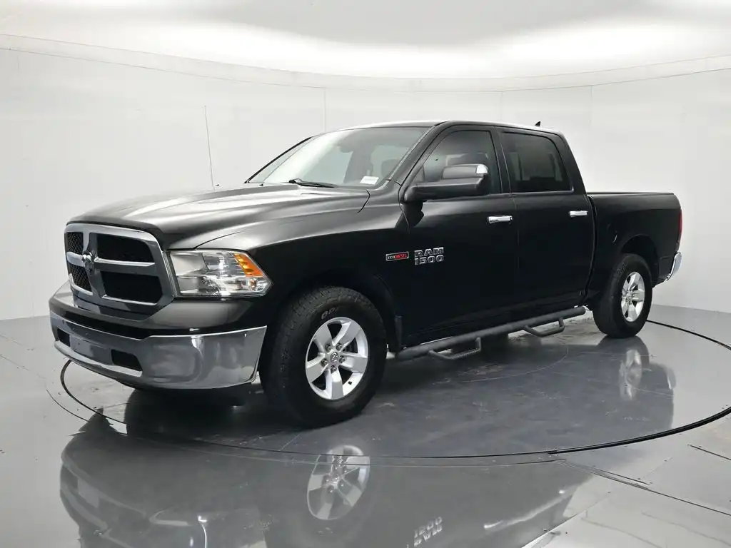 2015 RAM 1500 SLT Crew Cab's photo
