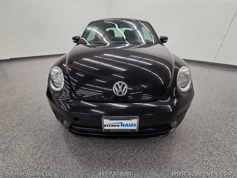 2019 Volkswagen Beetle 2.0T S Auto's photo