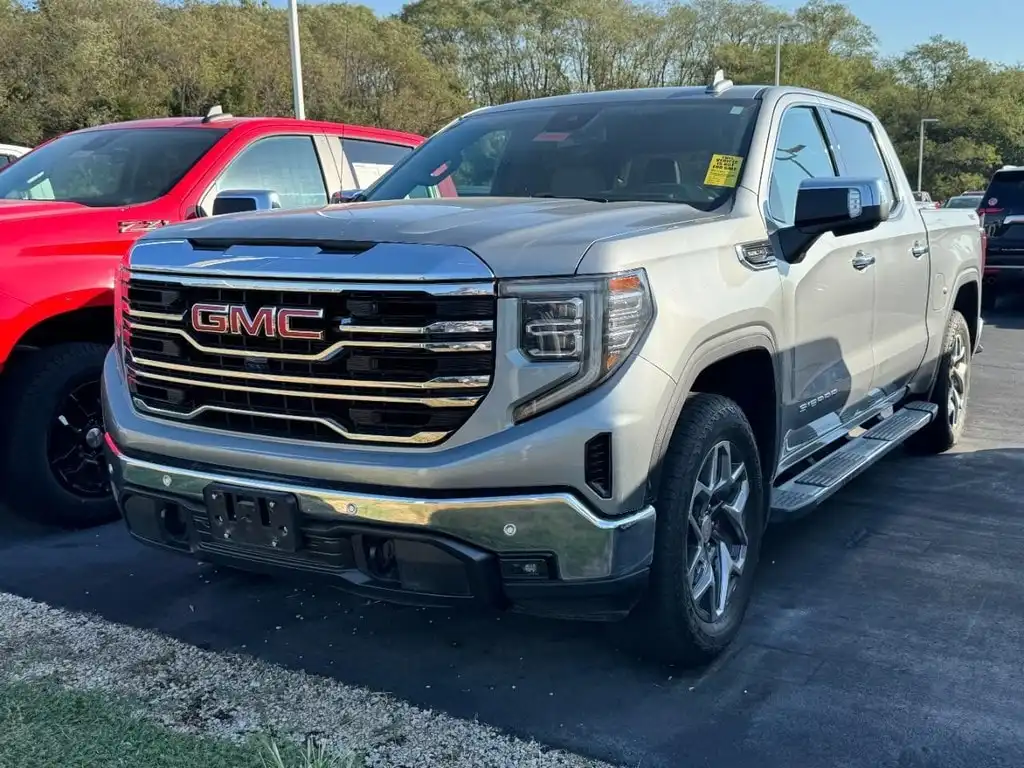 2025 GMC Sierra SLT 4WD Crew Cab Short Box's photo