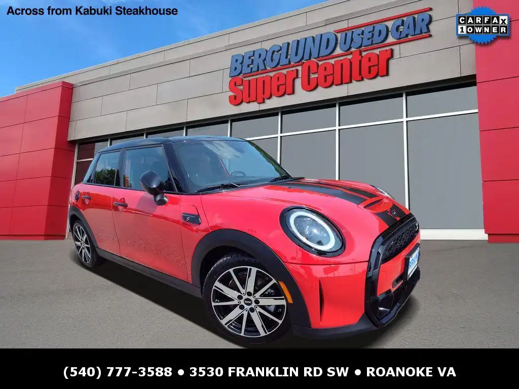 2023 MINI Hardtop Cooper S Classic's photo