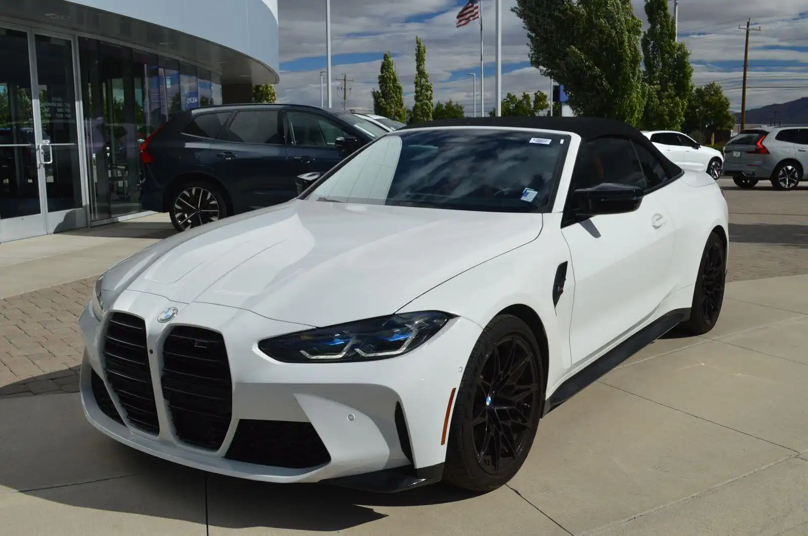 2024 BMW M4 Competition xDrive Convertible's photo