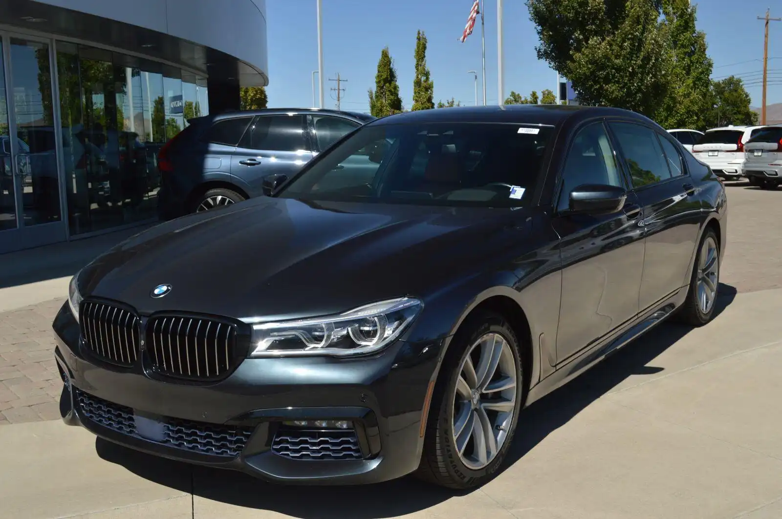 2016 BMW 7 Series 750i xDrive's photo