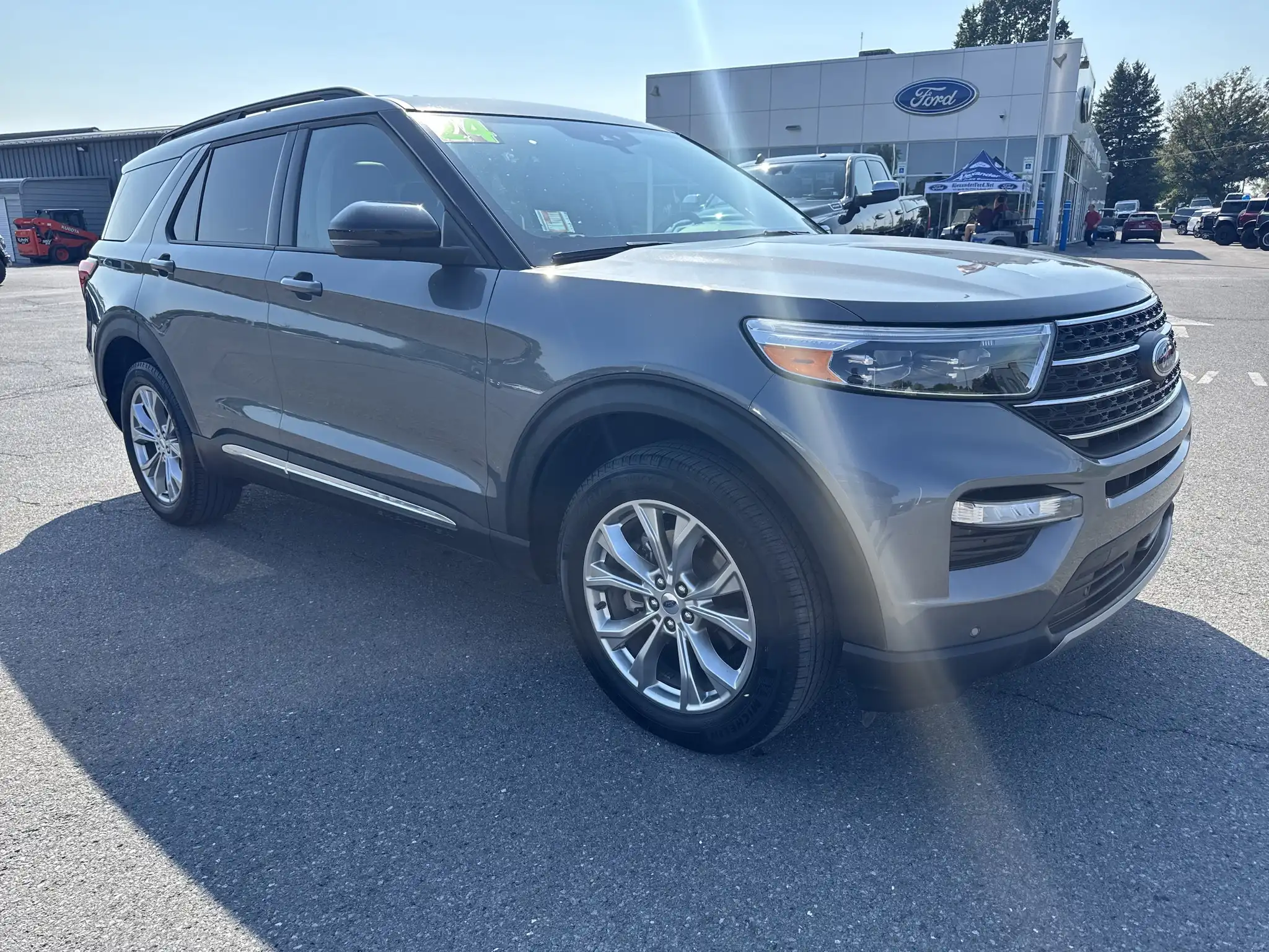 2024 Ford Explorer XLT 4WD's photo