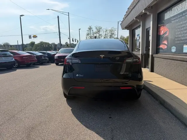 2023 Tesla Model Y Long Range Dual Motor AWD photo 4