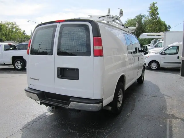 2015 Chevrolet Express Work Van HD 2500 photo 4