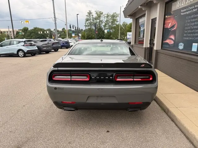 2023 Dodge Challenger SXT AWD Auto photo 4