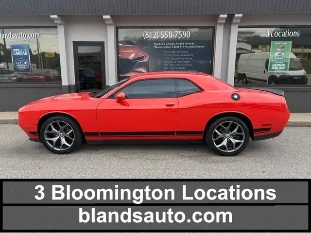 2017 Dodge Challenger SXT's photo